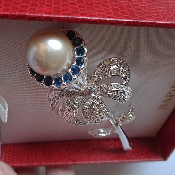 Napier Brooch Set - Picture 3 of 14